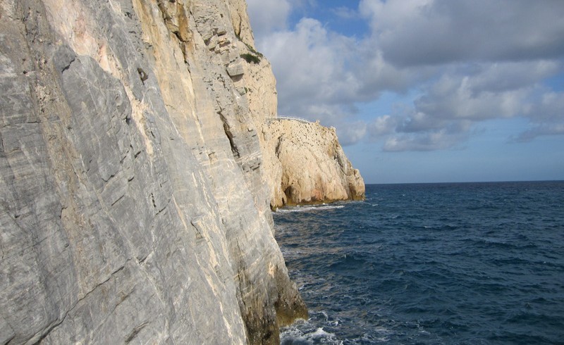 Die Wände von Capo Noli (Italien)