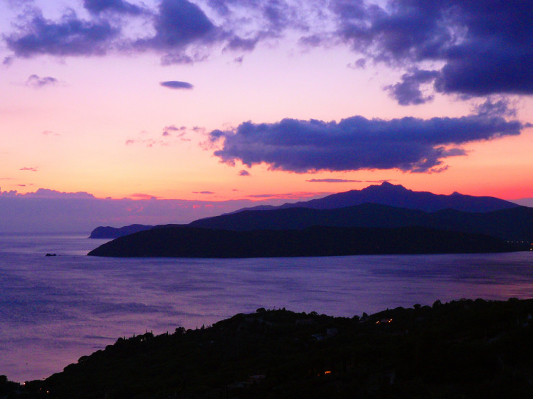 Reiseführer der Toskana, Insel Elba bei Sonnenuntergang